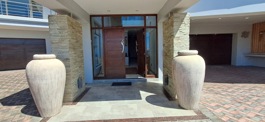 4 Bedroom Property for Sale in Jeffreys Bay Central Eastern Cape
